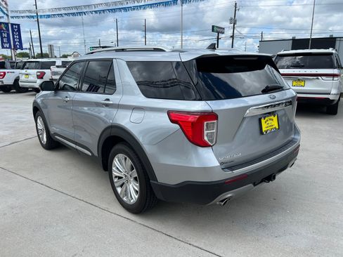 Used 2022 Ford Explorer Limited w/ Equipment Group 301A RWD image 5