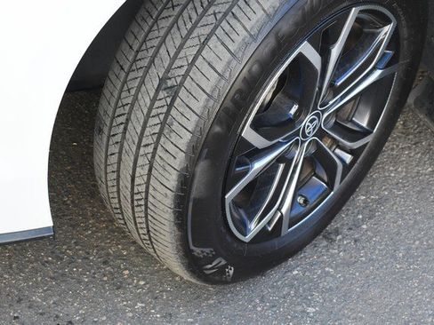 Certified 2025 Toyota Sienna Platinum image 11