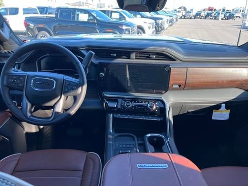 New 2025 GMC Sierra 3500 Denali Ultimate image 9