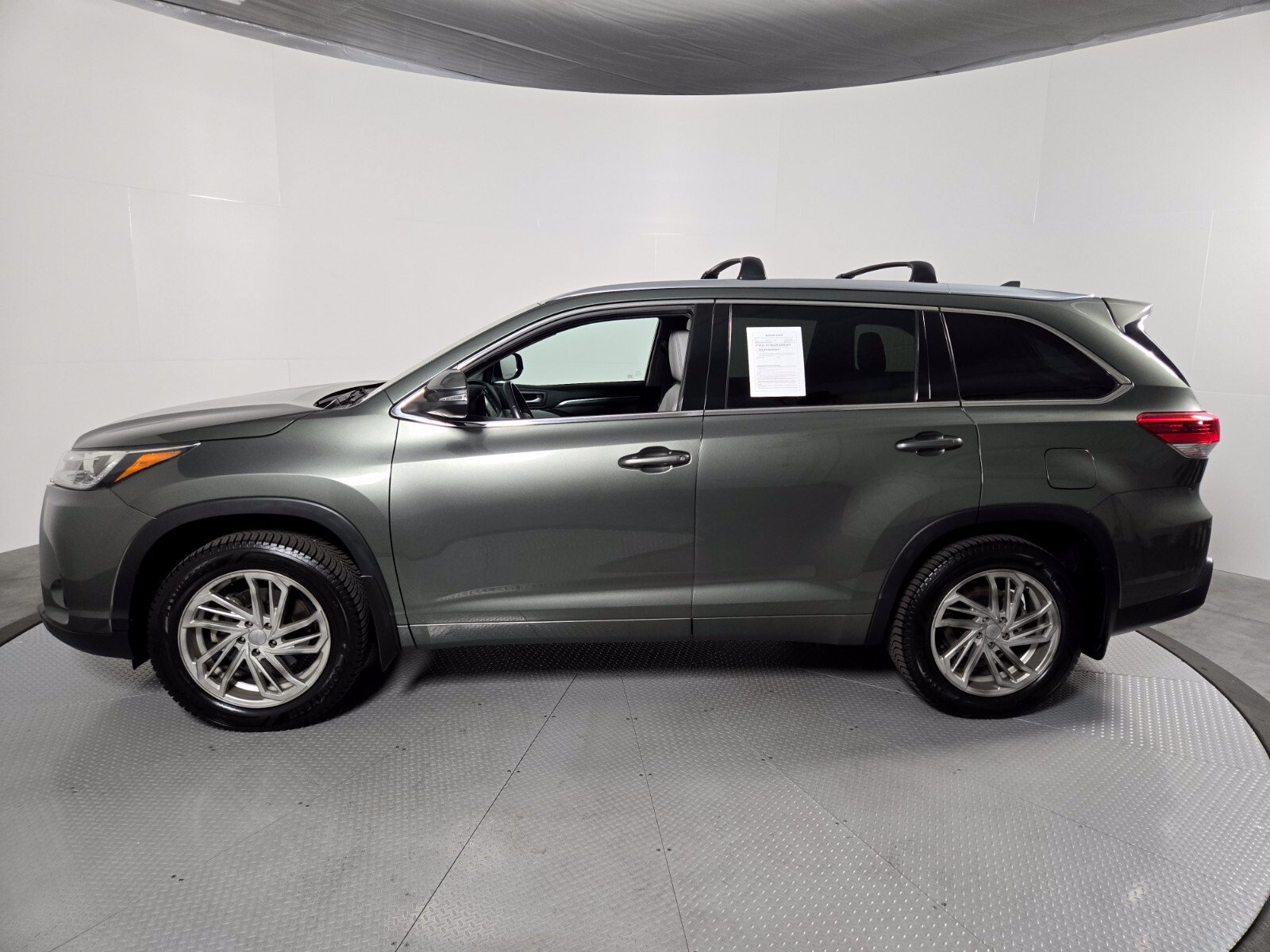 Used 2018 Toyota Highlander Limited AWD/4WD image 7