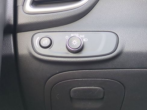 Used 2022 Chevrolet Trax LS w/ Tint and Cruise Package image 16