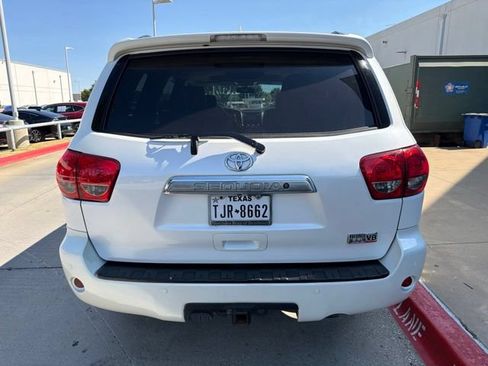 Used 2016 Toyota Sequoia Platinum RWD image 6