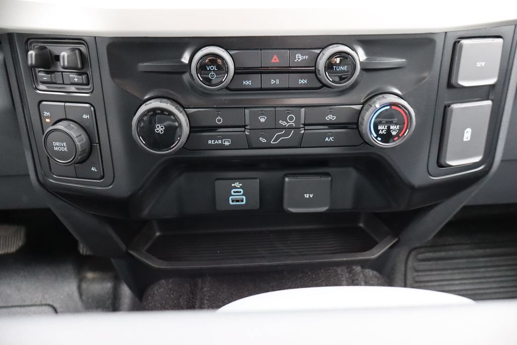 New 2026 Ford F350 XL w/ XL Chrome Package AWD/4WD image 9