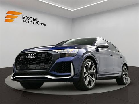Used 2022 Audi RS Q8 w/ Luxury Package image 38