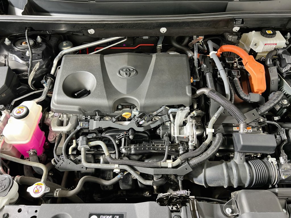 Used 2020 Toyota RAV4 LE w/ Carpet Mat Package AWD/4WD image 26