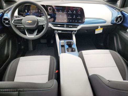 New 2026 Chevrolet Equinox EV LT image 8