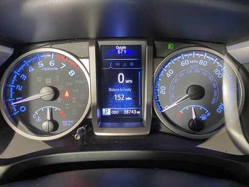 Certified 2023 Toyota Tacoma SR5 AWD/4WD image 19