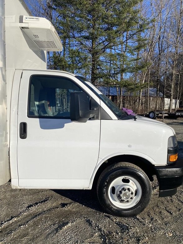 Used 2024 Chevrolet Express 3500 w/ Power Convenience Package RWD image 29