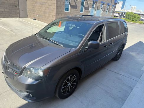 Used 2017 Dodge Grand Caravan GT FWD image 9