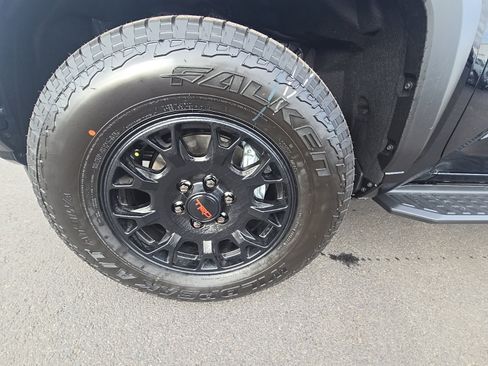 New 2025 Toyota 4Runner TRD Off-Road Premium image 10