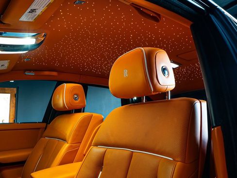 Used 2024 Rolls-Royce Phantom Sedan RWD image 40