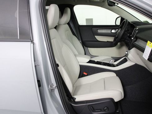 New 2026 Volvo XC40 B5 Plus w/ Protection Package Premier AWD/4WD image 10