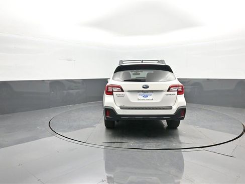 Used 2018 Subaru Outback 2.5i Premium image 6