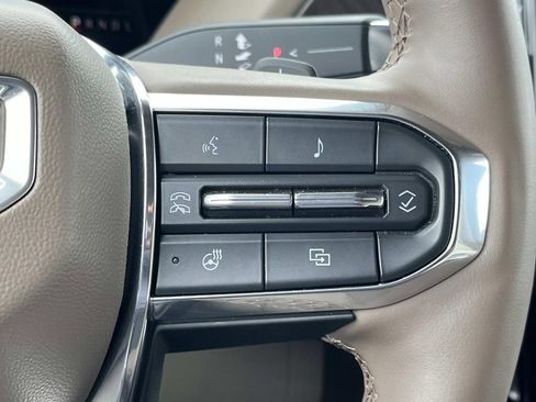 Used 2025 GMC Yukon Denali w/ Denali Reserve Package image 34