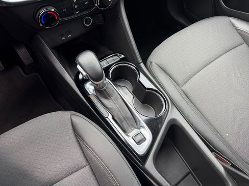 Used 2025 Buick Encore GX Preferred image 39