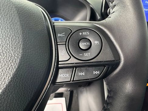 Used 2025 Toyota RAV4 Limited FWD image 16