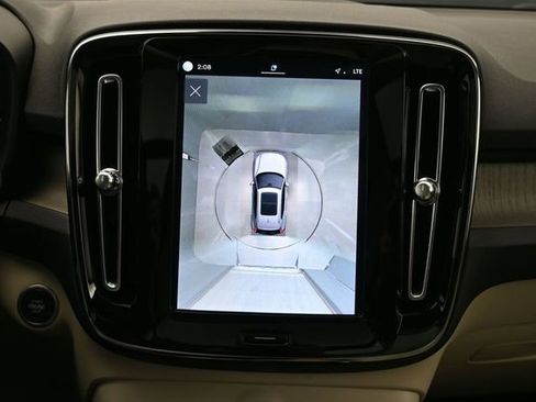 Used 2023 Volvo XC40 B5 Plus w/ Protection Package Premier AWD/4WD image 21