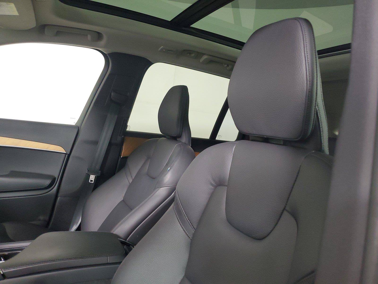 Certified 2024 Volvo XC90 B6 Plus AWD/4WD image 24