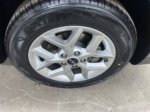 Used 2023 Kia Soul LX w/ LX Technology Package image 19