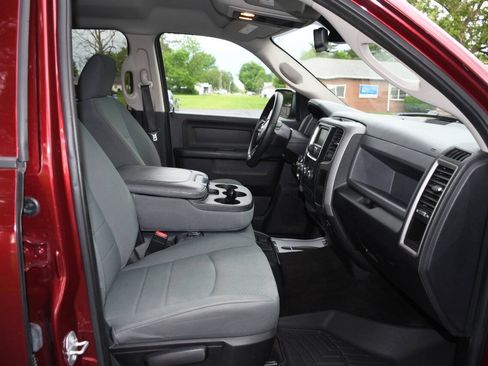 Used 2016 RAM 1500 Express AWD/4WD image 24