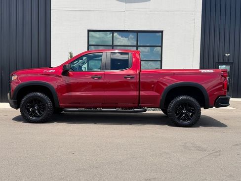 Used 2019 Chevrolet Silverado 1500 Custom Trail Boss w/ Custom Convenience Package AWD/4WD image 2