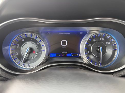 Used 2023 Chrysler 300 Touring RWD image 21