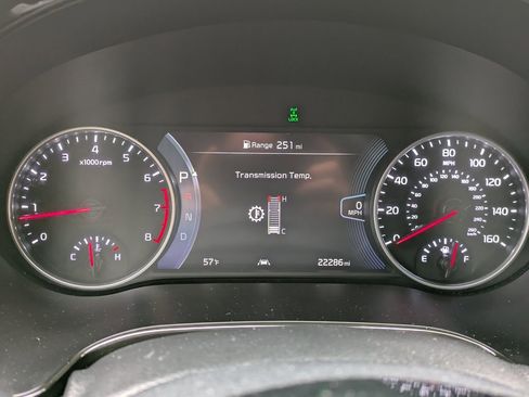 Certified 2022 Kia Seltos SX w/ Sunroof Package image 15