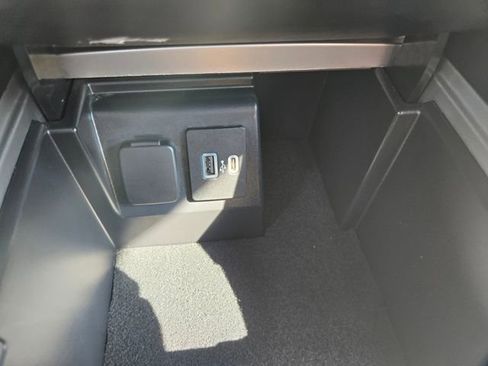 Used 2021 Ford Explorer Limited w/ Hybrid Equipment Group 310A image 22