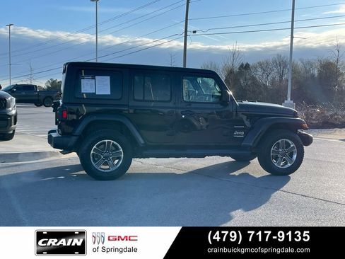 Used 2021 Jeep Wrangler Unlimited Sahara AWD/4WD image 8