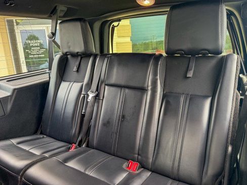 Used 2017 Lincoln Navigator L Select RWD image 8