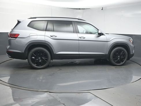 New 2026 Volkswagen Atlas SE image 8