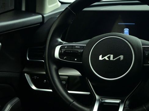 Certified 2024 Kia Sportage EX image 10