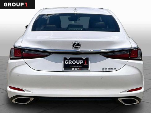 Used 2025 Lexus ES 350 w/ Premium Package FWD image 5