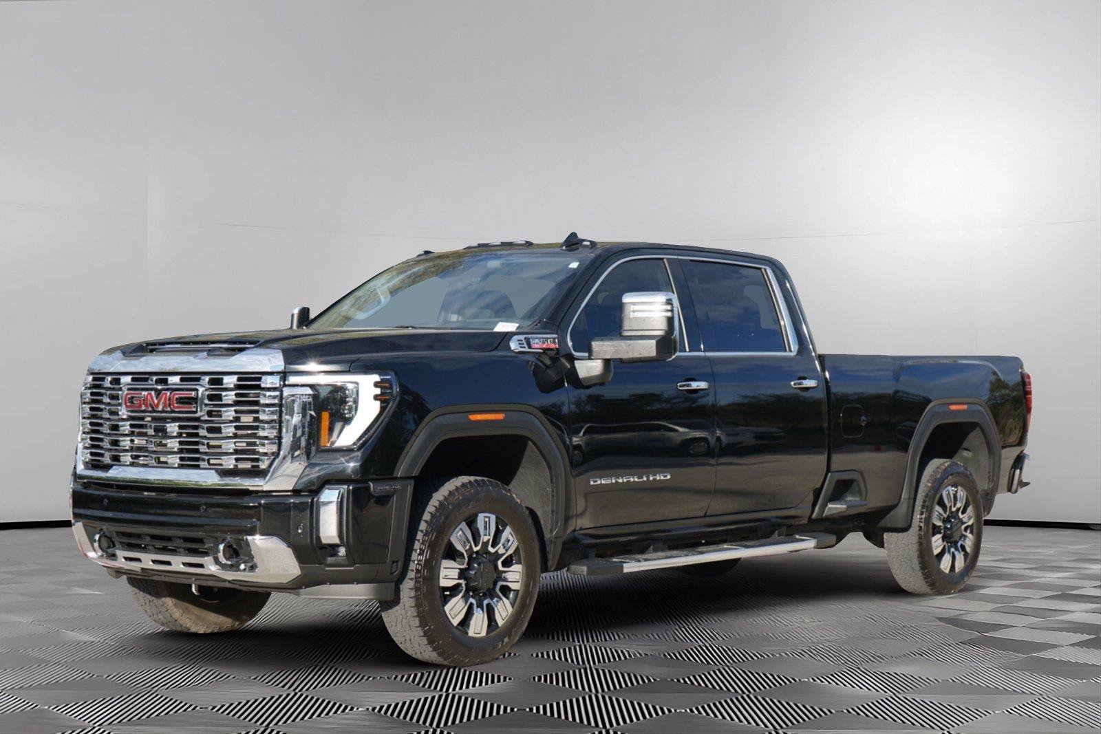 Used 2024 GMC Sierra 3500 Denali w/ Technology Package AWD/4WD image 7