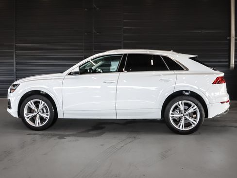 Used 2023 Audi Q8 Premium w/ Convenience Package AWD/4WD image 14