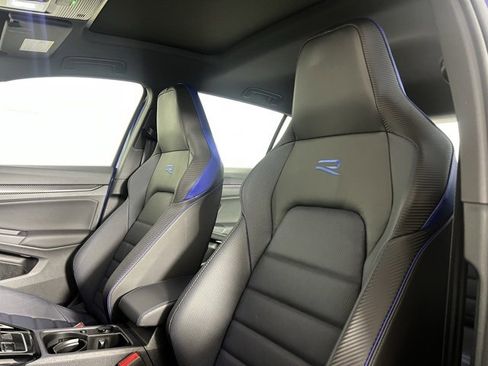 Used 2025 Volkswagen Golf R 2.0T image 20