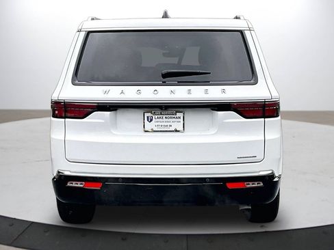 Certified 2024 Jeep Wagoneer Series III AWD/4WD image 7
