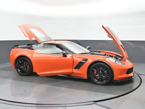 Used 2019 Chevrolet Corvette Z06 RWD image 34