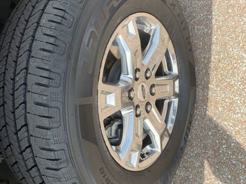 Used 2023 Ford F150 Lariat image 9