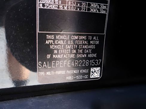 Certified 2024 Land Rover Defender 110 SE AWD/4WD image 39