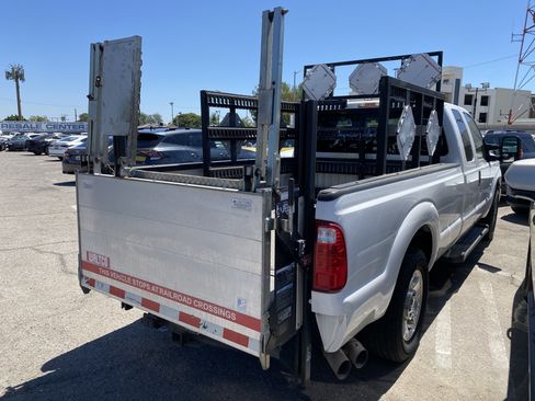 Used 2016 Ford F350 XLT w/ XLT Interior Package RWD image 12
