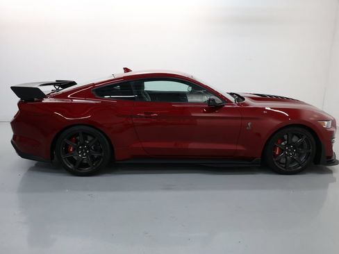 Used 2020 Ford Mustang Shelby GT500 w/ Carbon Fiber Track Pack RWD image 64