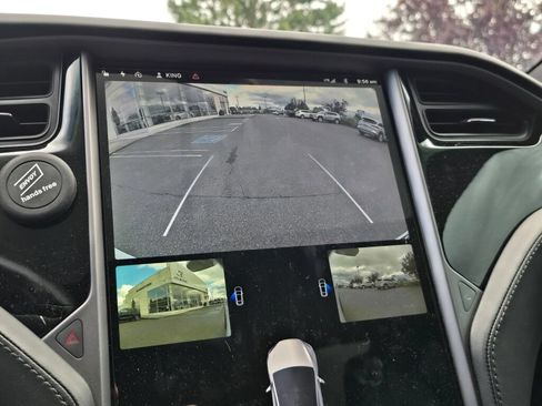Used 2018 Tesla Model X 75D AWD/4WD image 27