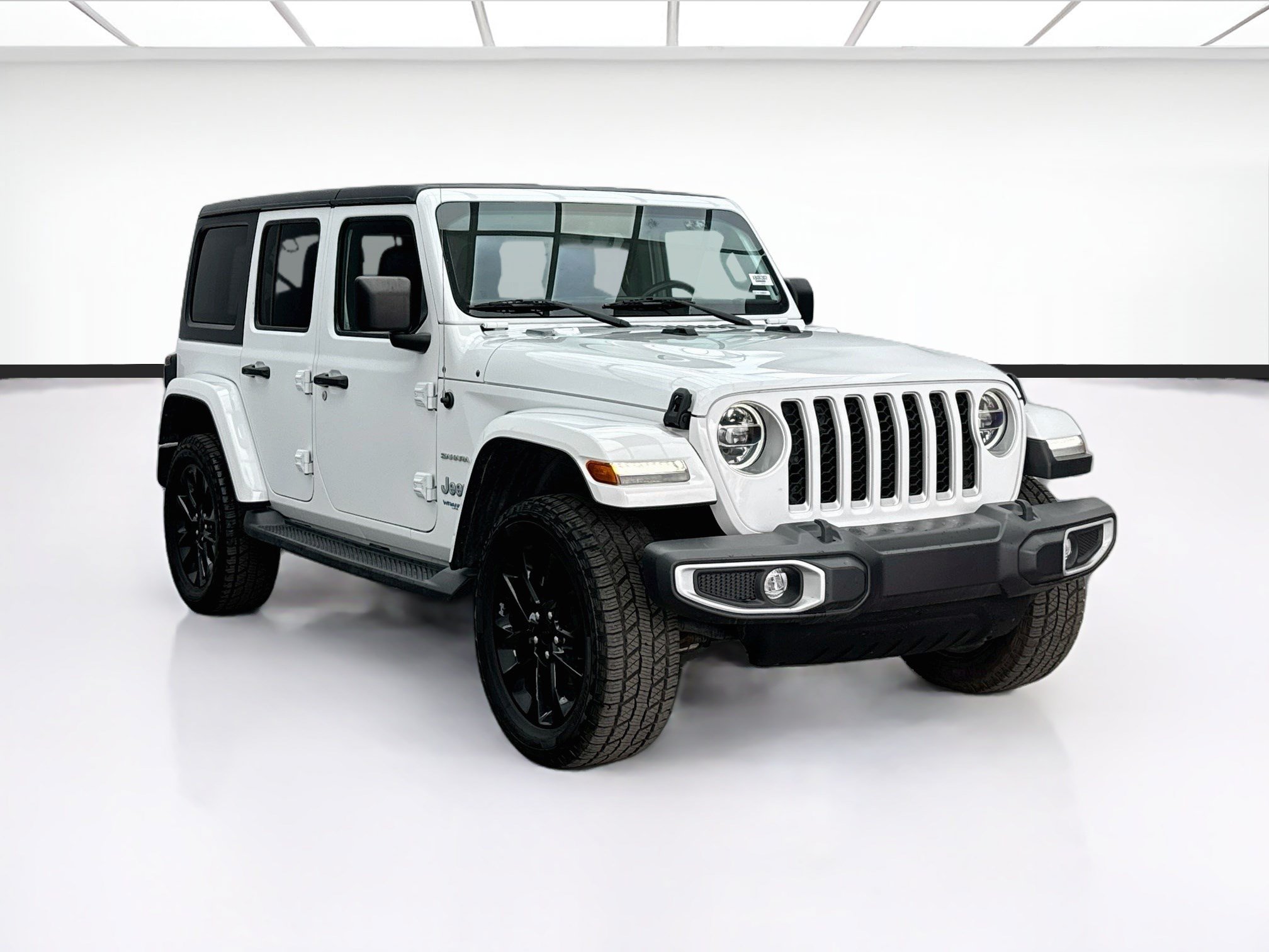 Used 2021 Jeep Wrangler Unlimited Sahara AWD/4WD image 3