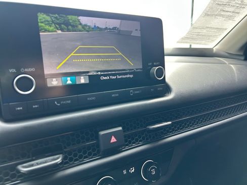 Certified 2025 Honda HR-V LX image 27
