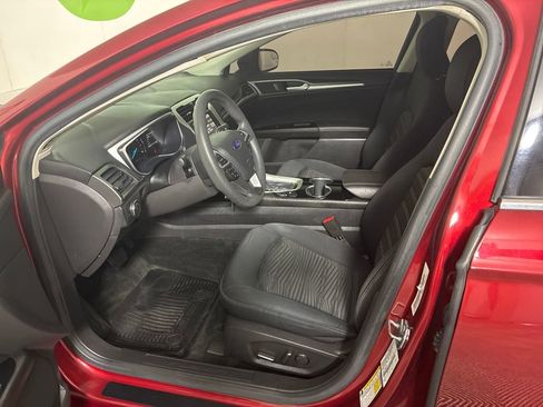 Used 2016 Ford Fusion SE FWD image 9