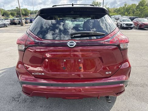Used 2021 Nissan Kicks SR w/ Exterior Package FWD image 5