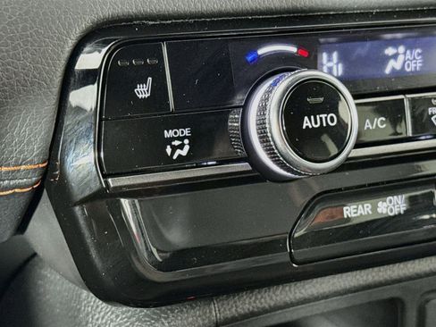 Certified 2025 Honda Pilot TrailSport image 19