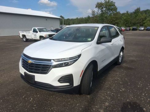 Used 2024 Chevrolet Equinox LS FWD image 3