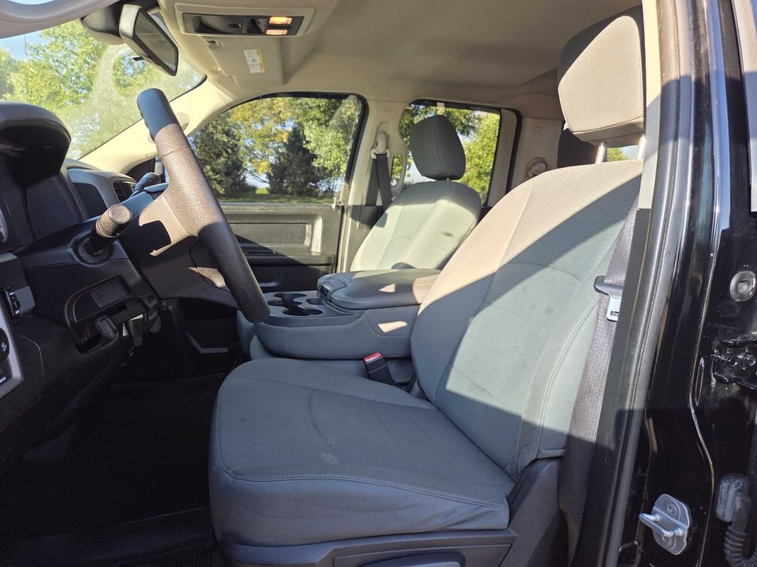 Used 2014 RAM 1500 Express w/ Black Ram 1500 Express Group AWD/4WD image 9